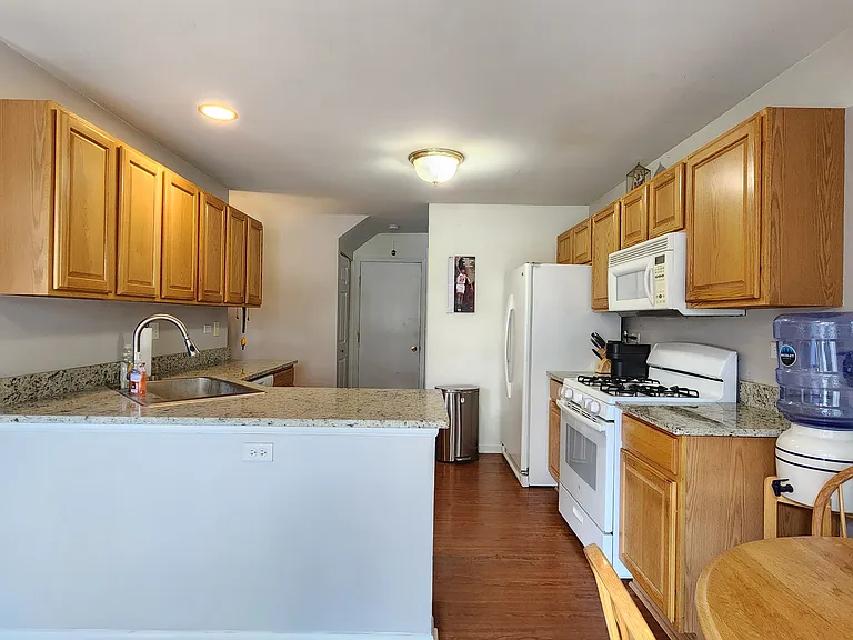 301 Wedgewood Cir #301 — Photo 14