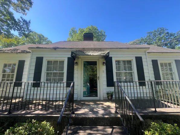 1846 Montrose Dr, East Pt, GA 30344