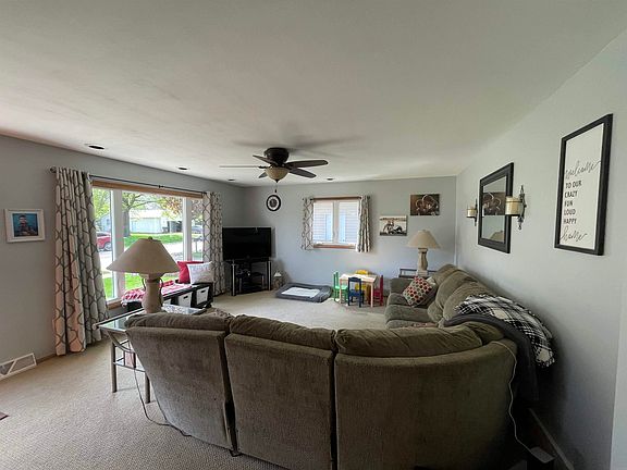 3rd image of 113 Brentwood Dr