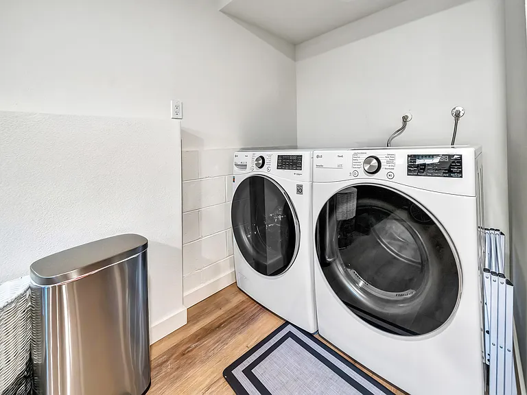 10231 Independence Ave — Photo 43