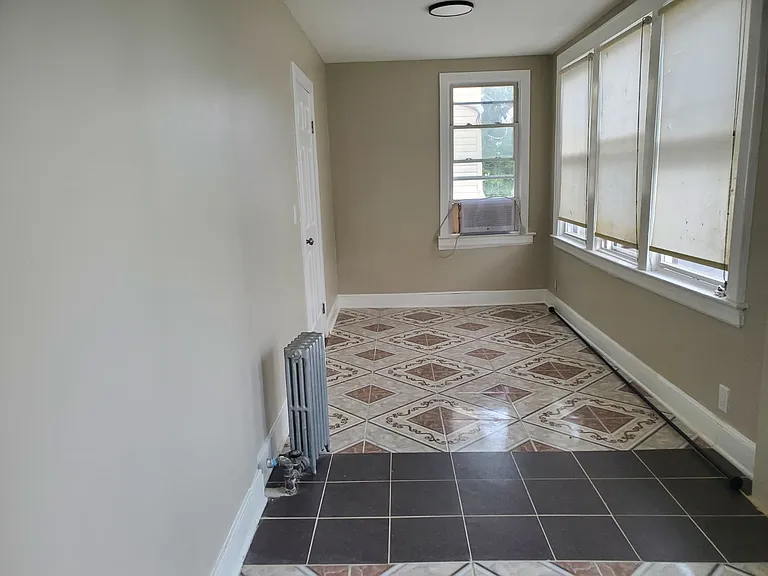 15 Westervelt Pl — Photo 15