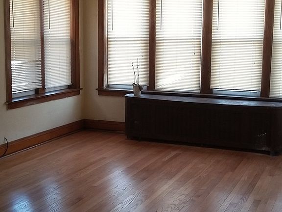 5th image of 6512 S Artesian Ave