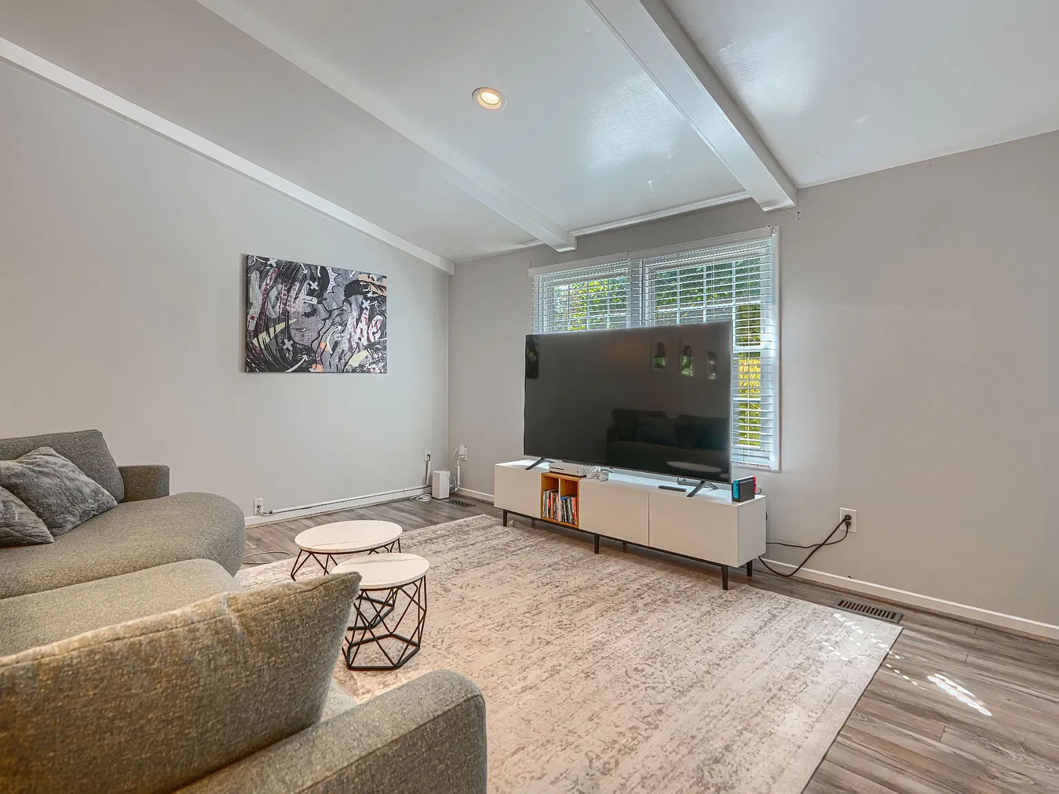 4 bed, 2200 sqft, $3,500 — Photo 3