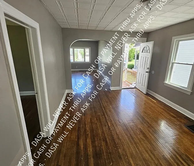 339 Weaver St #LOWER — Photo 3