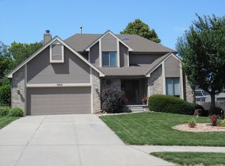 1004 Hogan Dr, Papillion, NE 68046