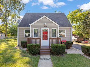 1611 N Raynor Ave, Crest Hill, IL 60403