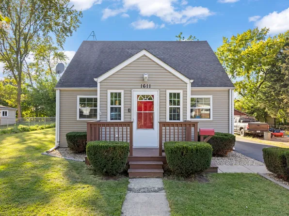 1611 N Raynor Ave, Crest Hill, IL 60403