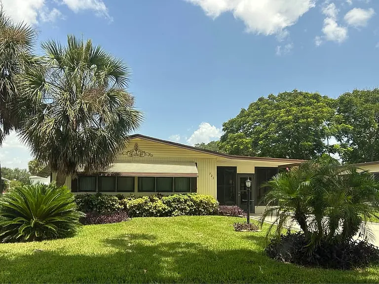 Beautiful Exterior with well maintained landscaping!