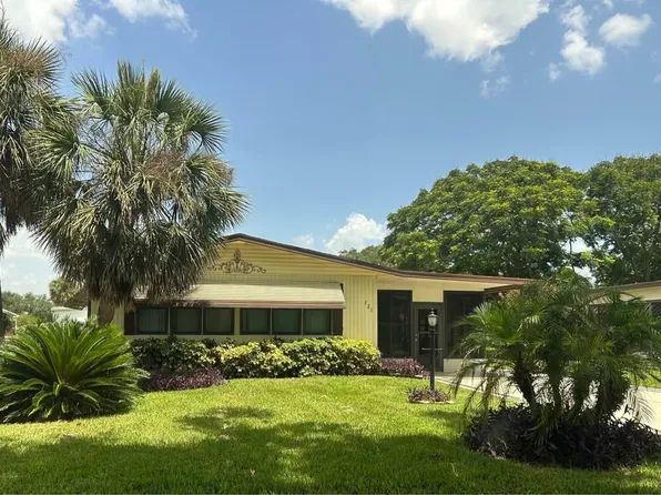 723 Jason Dr, Lady Lake, FL 32159