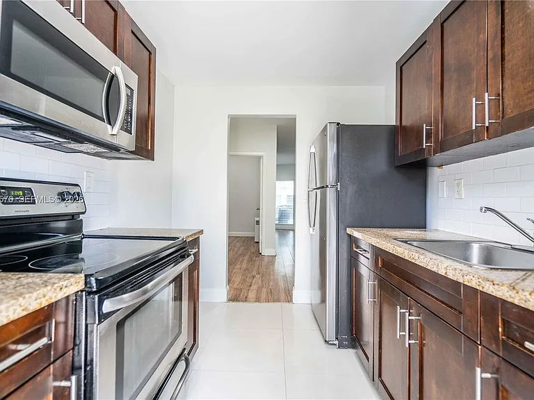 7927 East Dr #263 — Photo 8
