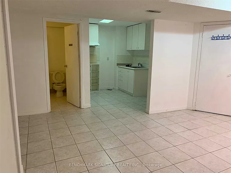102 Greensboro Dr — Photo 5