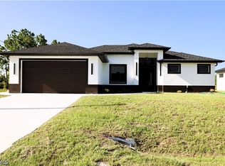1214 Delores St E, Lehigh Acres, FL 33974
