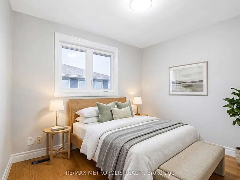 1098 Cedar St — Photo 4