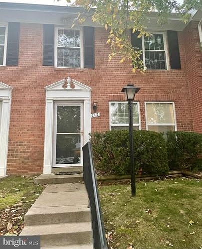 1st image of 212 N Auburn Dr