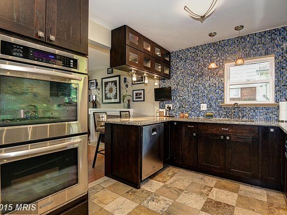 Kitchen (2 of 4)