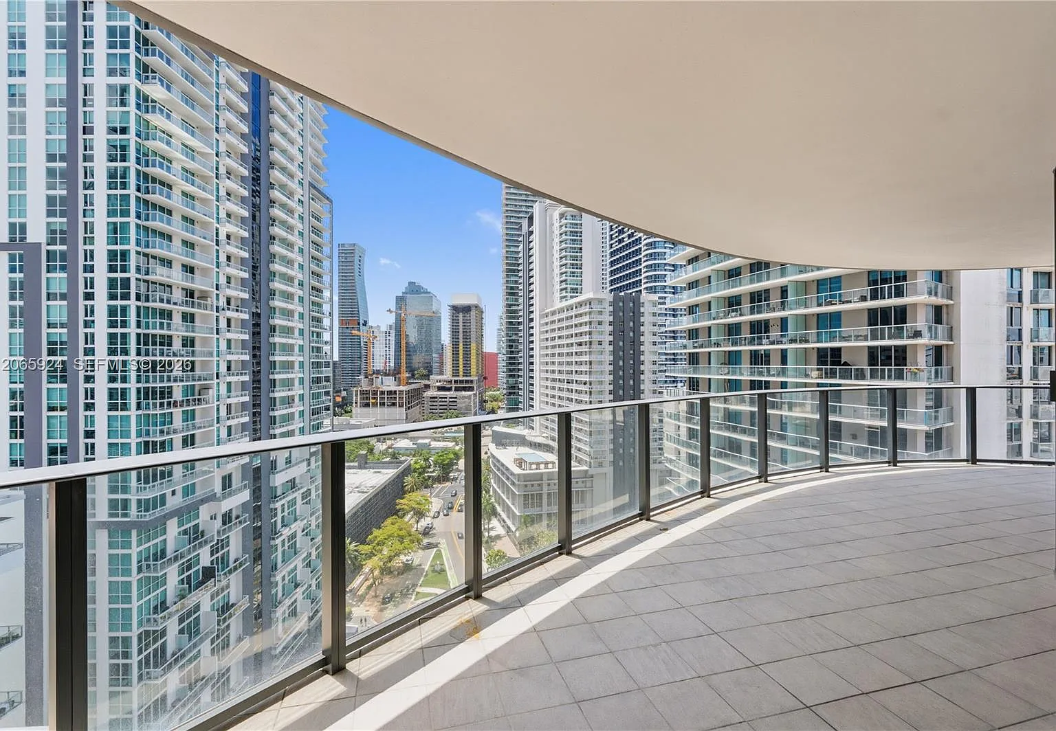 Brickell Flatiron Condo — Photo 1