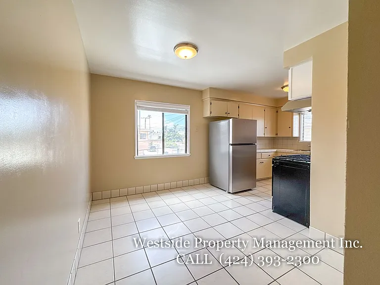 2202 W 84th Pl #3 — Photo 5
