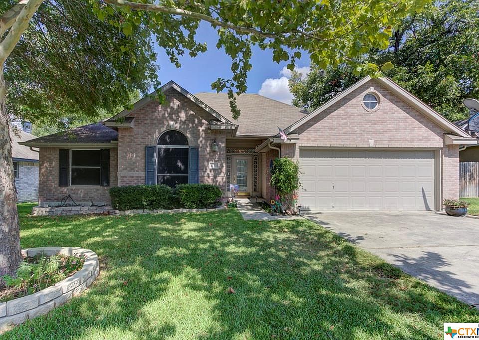 1st image of 1221 Camellia Ln