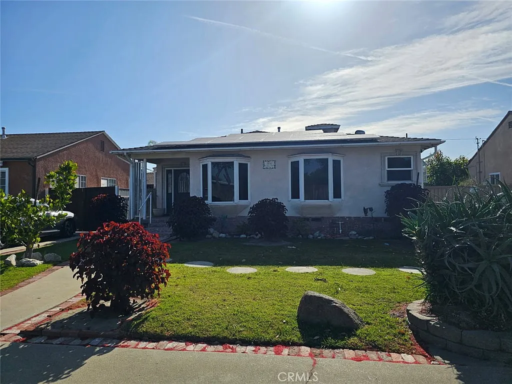 3 bed, 1163 sqft, $3,800 — Photo 2