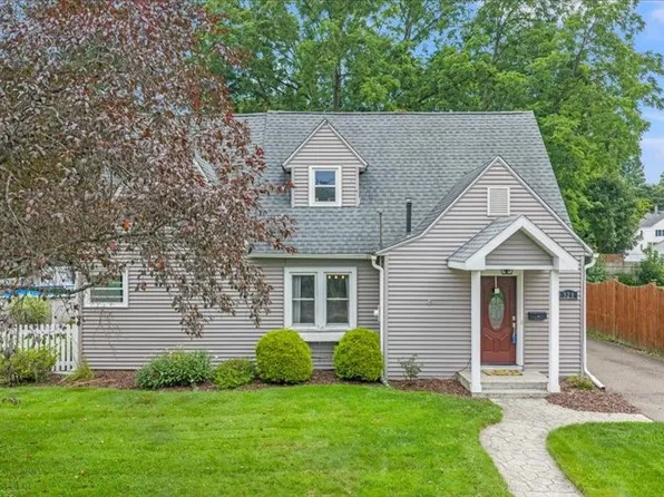 321 Leland Ave, Vestal, NY 13850