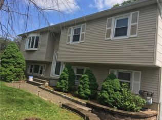 17 Southpark Dr, Garnerville, NY 10923
