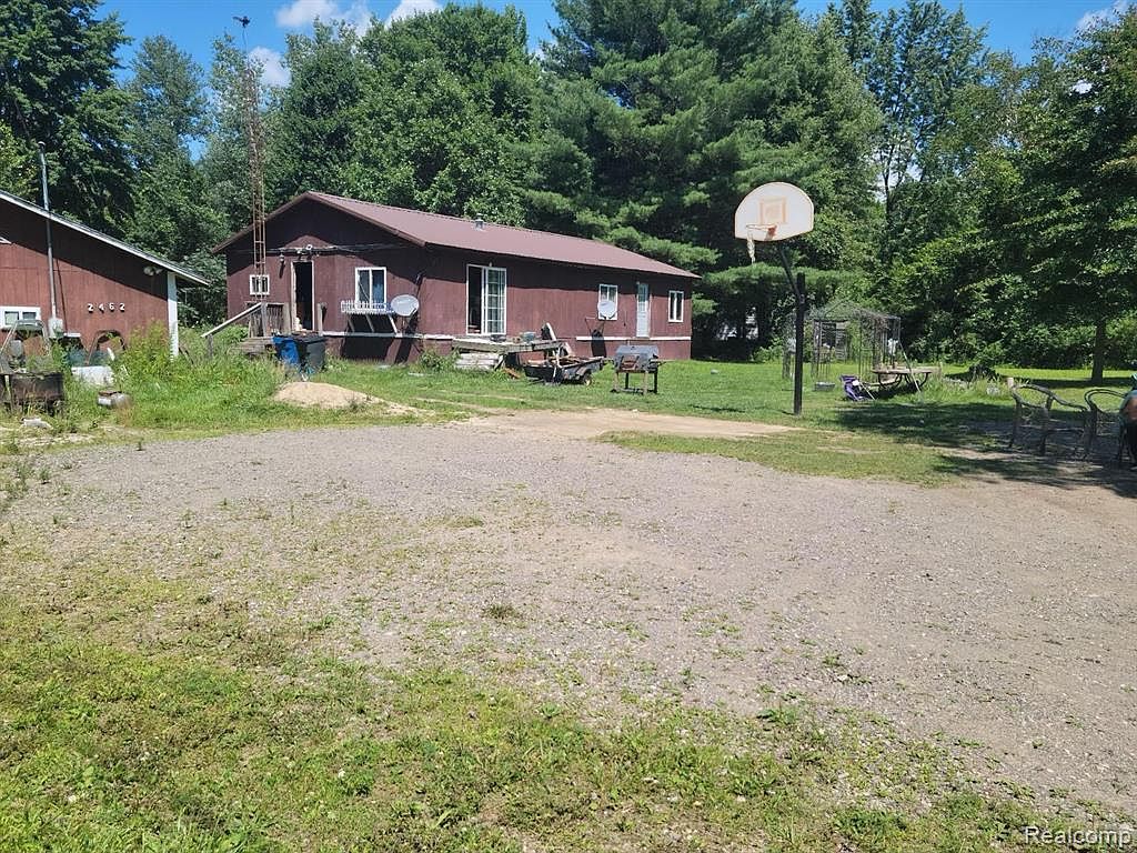 2462 W Snover Rd, Mayville, MI 48744 Zillow