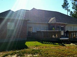 915 Victoria St, Waveland, MS 39576