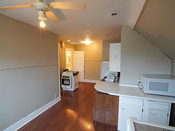 2nd image of 99 Warsaw St #1