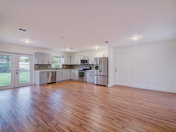4th image of 9280 Sterling Dr #0