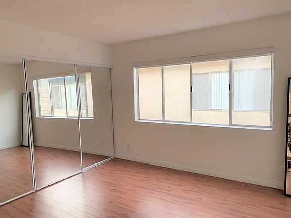 4th image of 3614 Clarington Ave