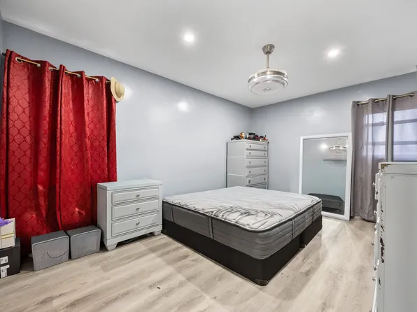 32-30 Anchor Drive image 6 of 33