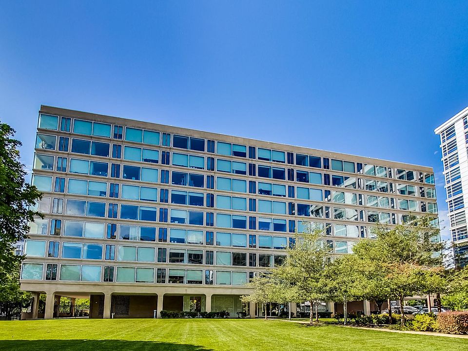Beautiful mid-century style building completely renovated in 2009