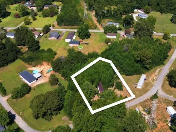 304 Highland Cir, Easley, SC 29640