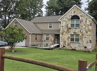 701 Whitestone Pl, Colonial Heights, VA 23834