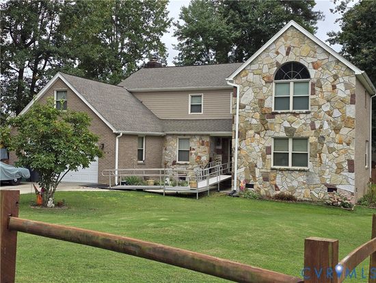 701 Whitestone Pl, Colonial Heights, VA 23834
