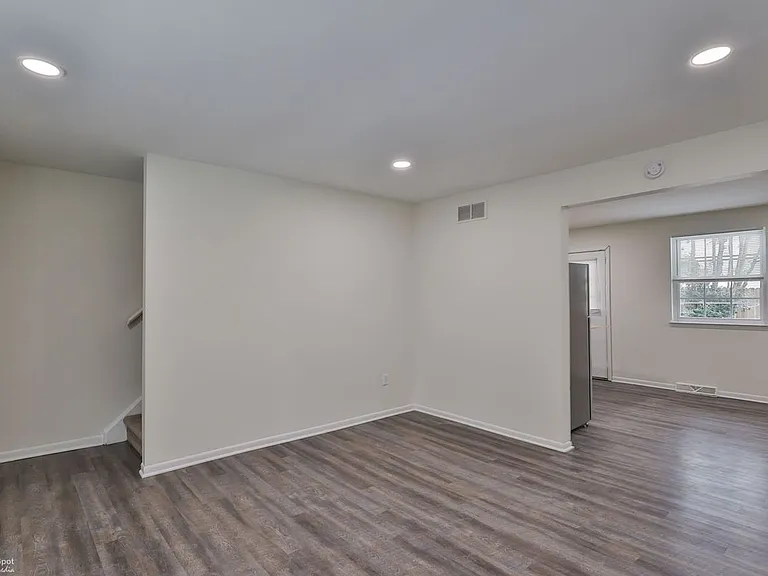 305 S Warminster Rd #B2 — Photo 17