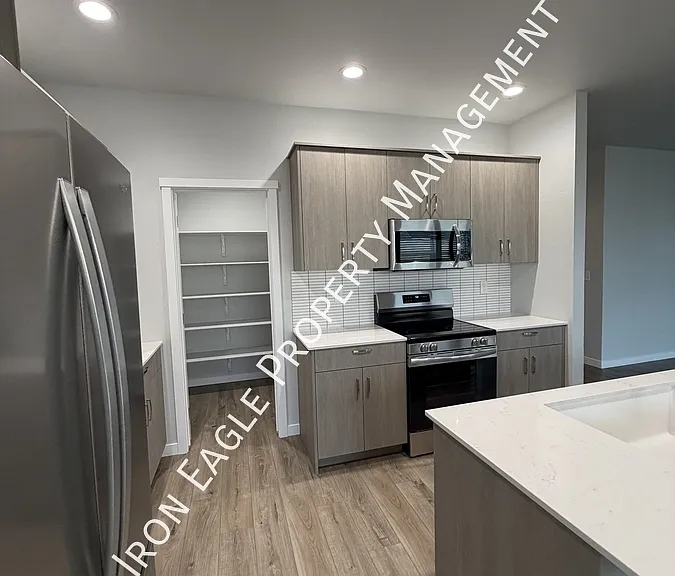 1086 Woods Bog Ct — Photo 4