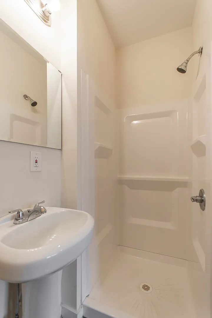1612 N. Sydenham Street — Photo 3