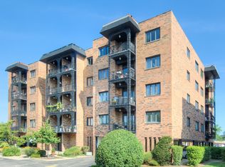 9396 Landings Ln Unit 401, Des Plaines, IL
