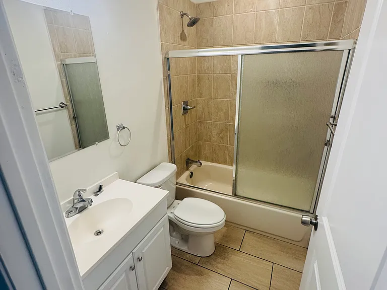2508 Naomi Ave #4 — Photo 9