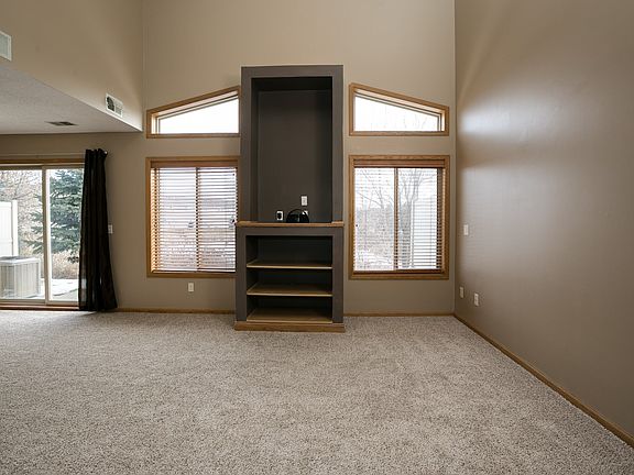 5th image of 105 12th St