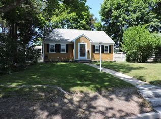 52 Harvard St, Hyannis, MA 02601