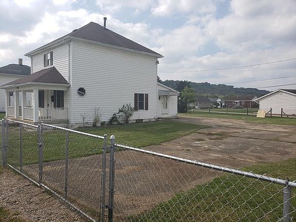 2nd image of 838 W Fairview St