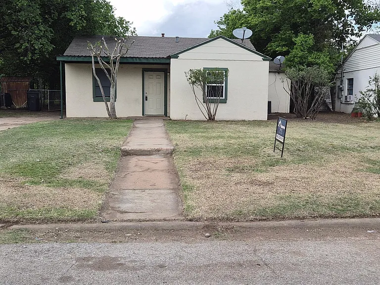 3202 Avenue S — Photo 1