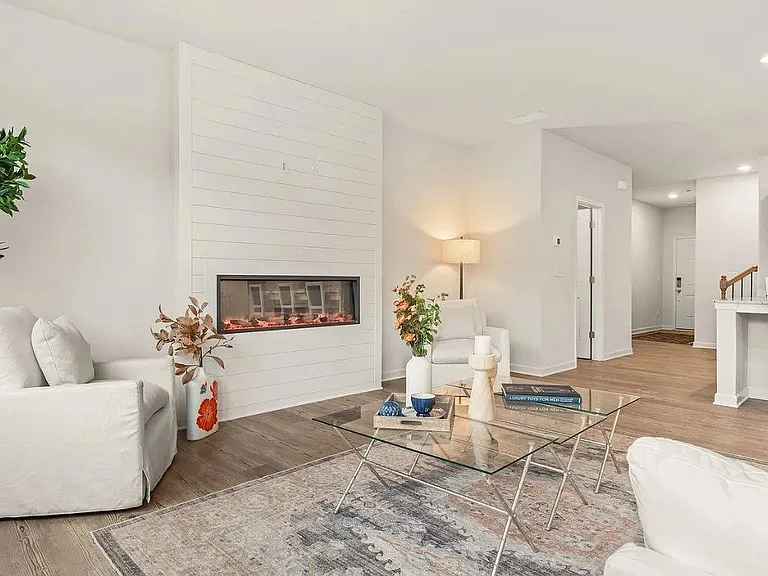 660 Point Place Dr — Photo 14