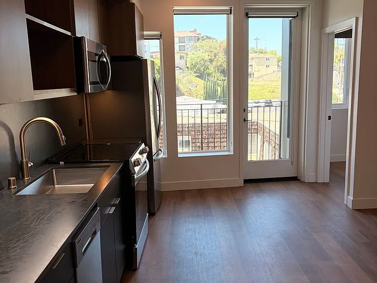 Rainford Apartments — Photo 84