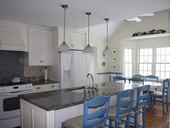 New Open Eat In Kitchen/ Great Room