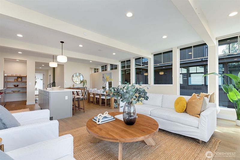 4th image of 1123 31st Avenue