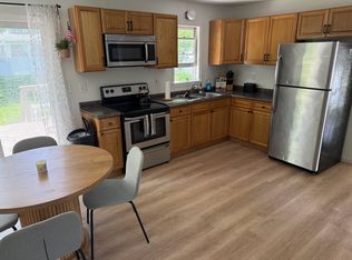 25 Doten Ave, Saratoga Springs, NY 12866