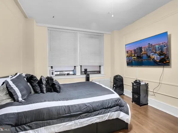 1324 Locust St APT 420, Philadelphia, PA 19107